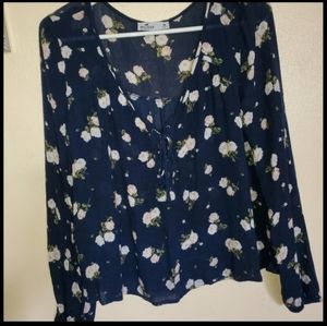 Hollister light  long sleeve Flower  🦋